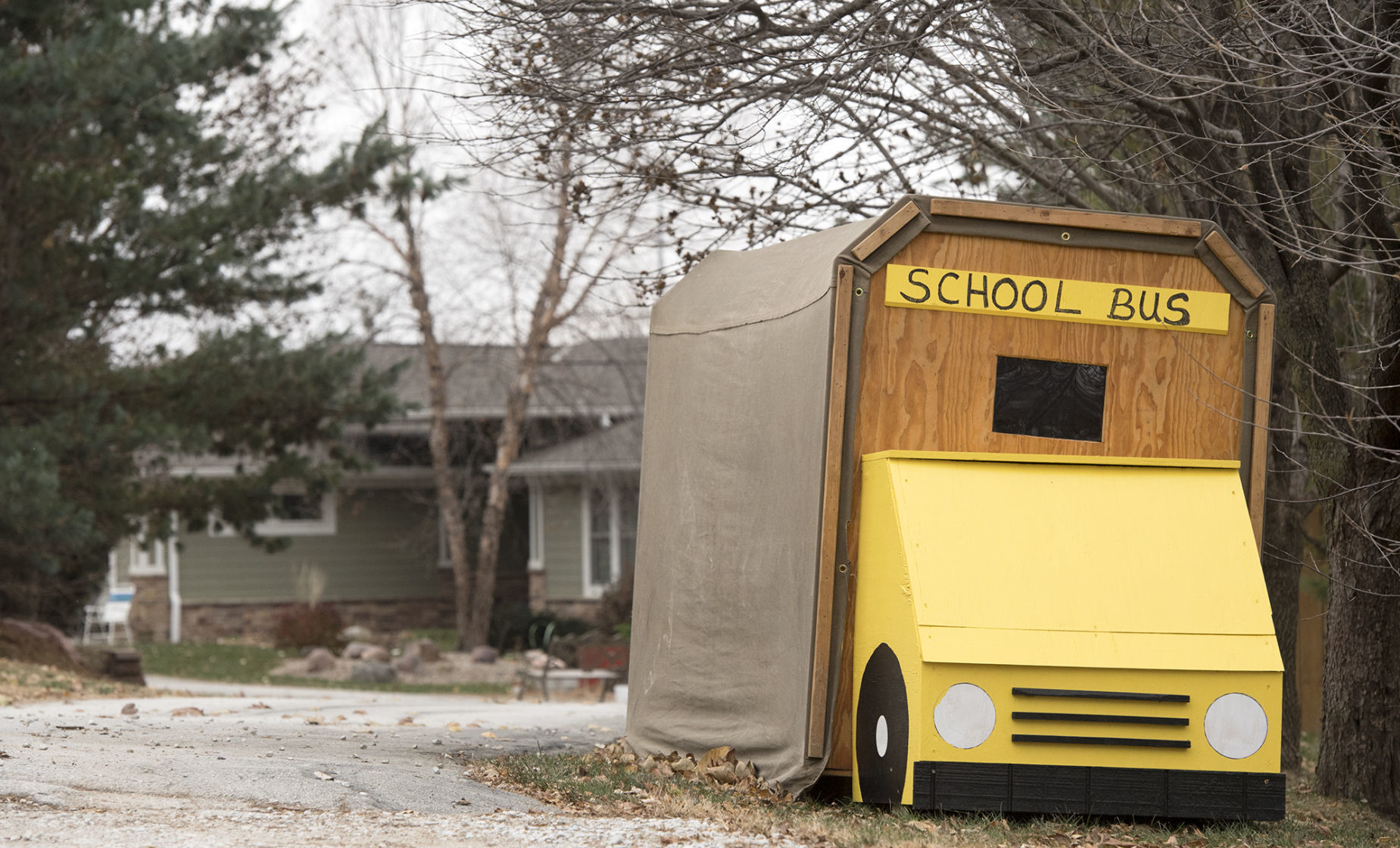 Bus shelter